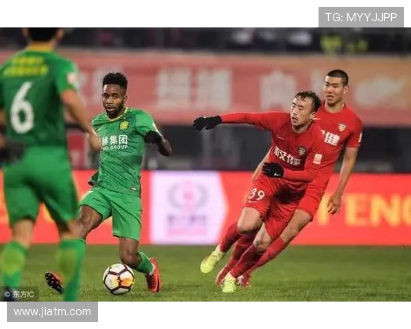 上海足球队中路突破新策略解析助力球队崛起与发展