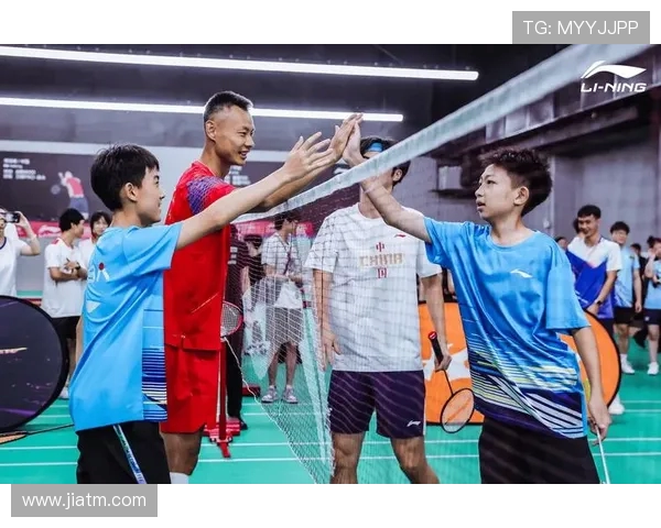 深圳羽毛球队默契配合的背后故事与训练秘籍探秘 深圳羽毛球队默契配合的背后故事与训练秘籍探秘