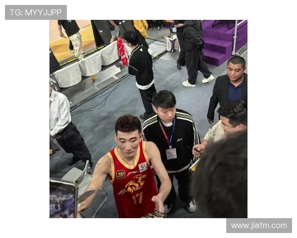 孙铭徽：从青涩少年到篮球场上的闪耀明星之路