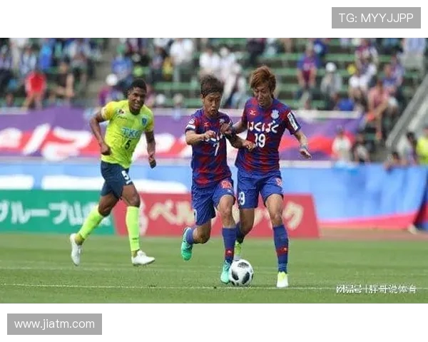 山口雷诺法与甲府风林的激烈对决展现足球魅力与团队精神