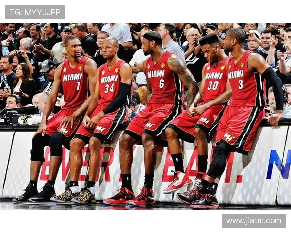 热火与马刺精彩对决回放NBA经典瞬间重温与分析