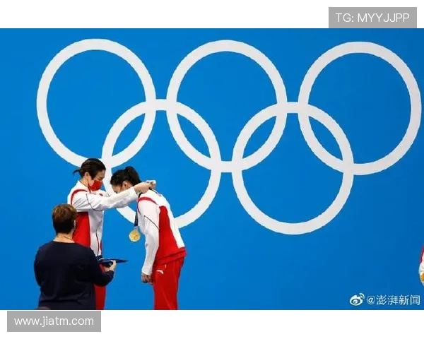 武汉网球队在奥运会上的团队协作展现了拼搏精神与团结力量的完美结合